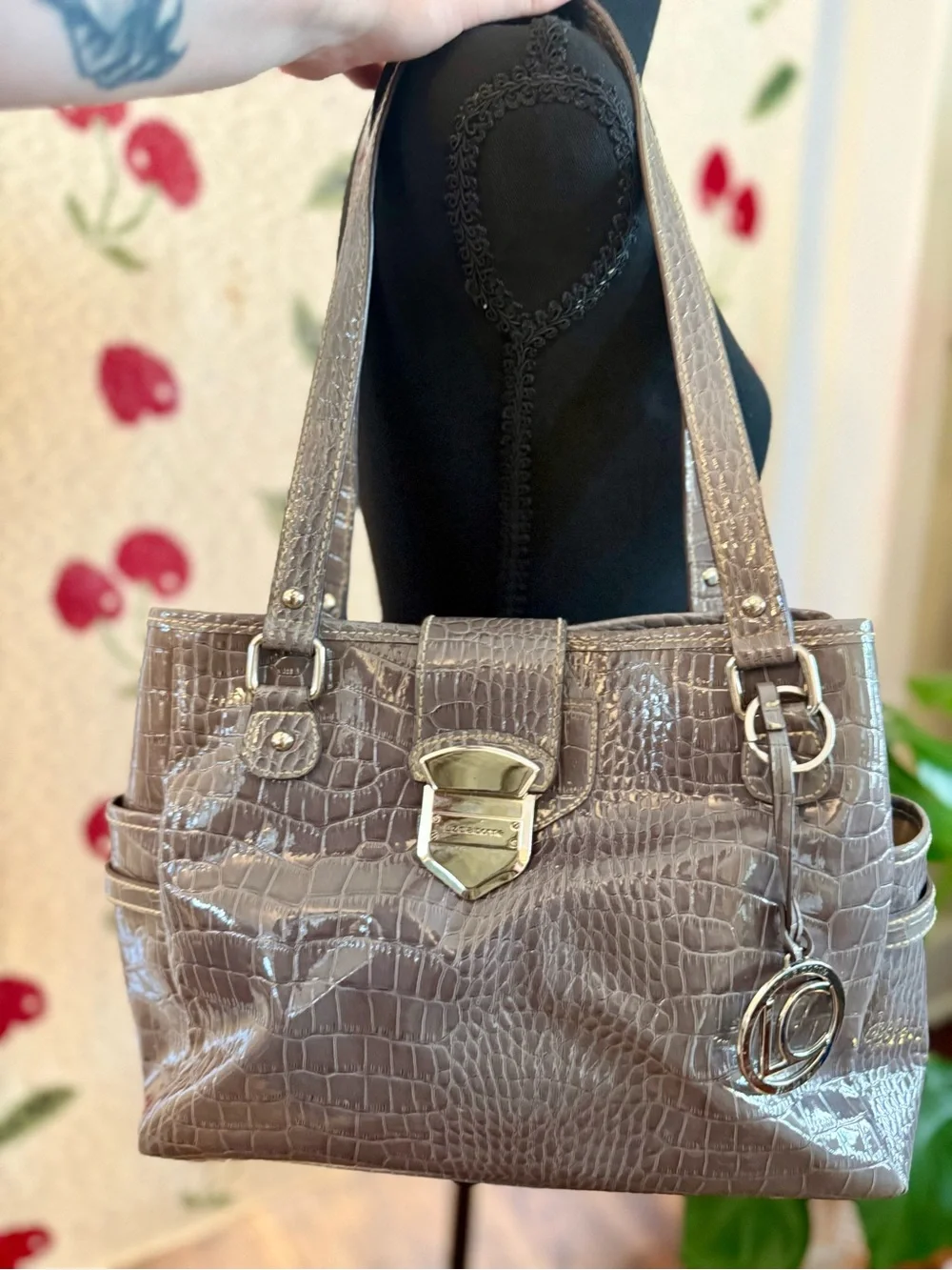 Liz Claiborne Croc Purse Bag in Grey/Silver with Silver Hardware
